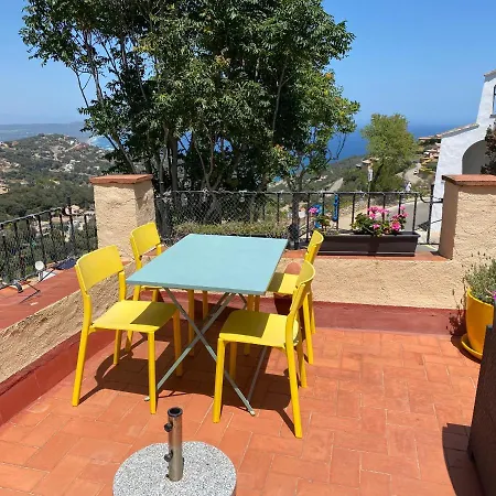 Adorable Centric 1-bedroom With Views! Begur