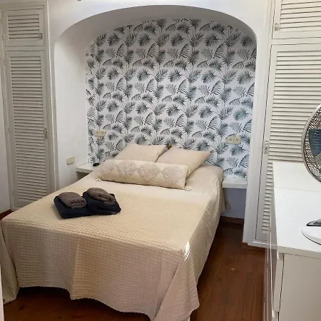 Holiday home Adorable Centric 1-bedroom With Views!